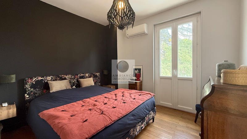 Maison - 174 m² - 9 pièces