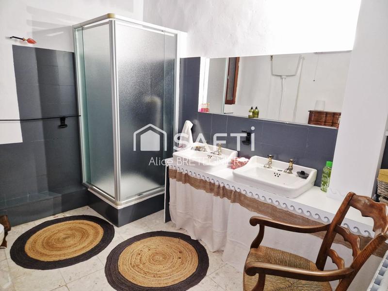 Maison - 280 m² - 10 pièces