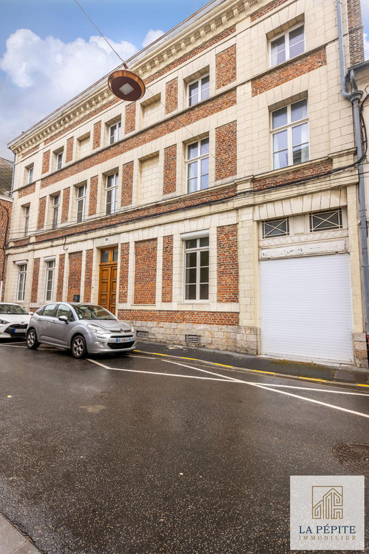 Maison - 306 m² - 10 pièces