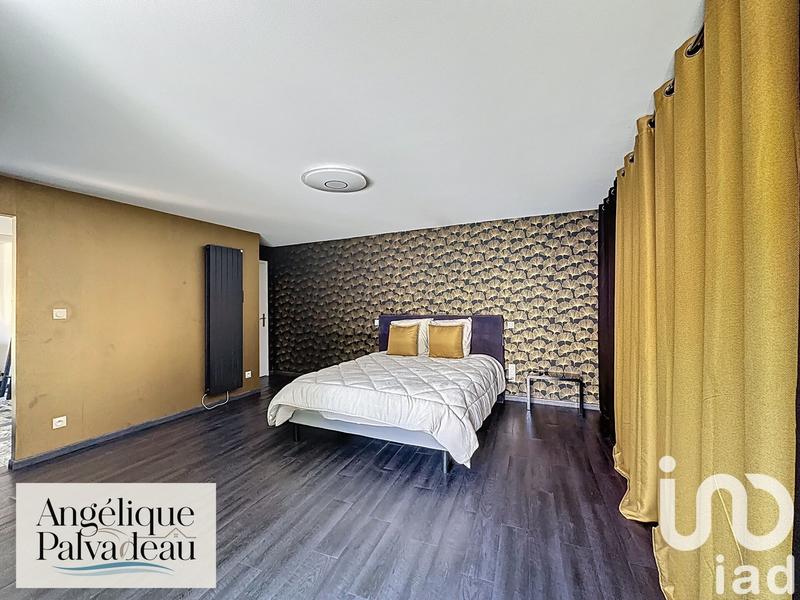 Maison - 365 m² - 12 pièces