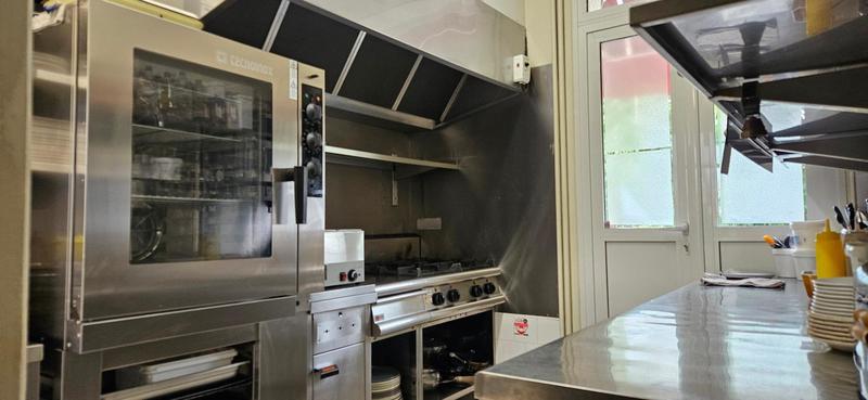 Local commercial - 126 m² - 1 pièce