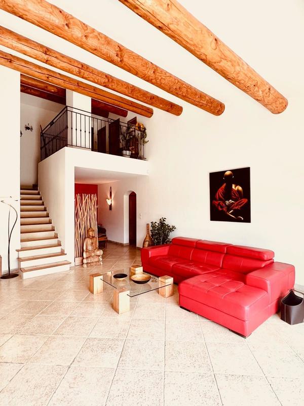 Villa - 244 m² - 6 pièces