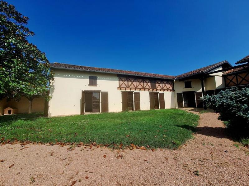 Maison de village - 320 m² - 7 pièces