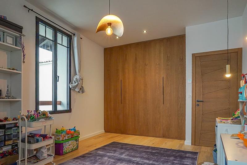 Appartement - 142 m² - 5 pièces