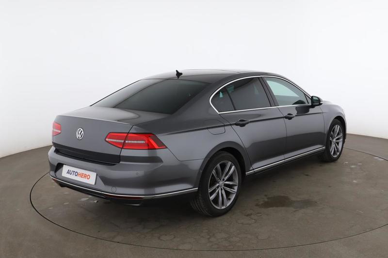 Volkswagen Passat 1.4 Tsi Act BlueMotion Tech Carat Dsg7 150 ch
