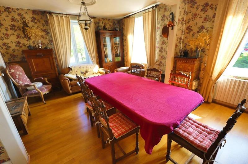 Maison - 210 m² - 15 pièces