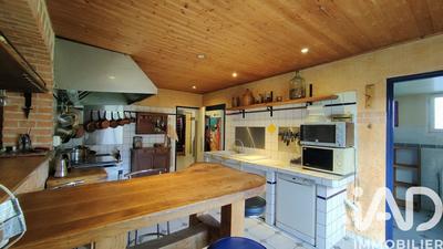 Maison - 230 m² - 6 pièces