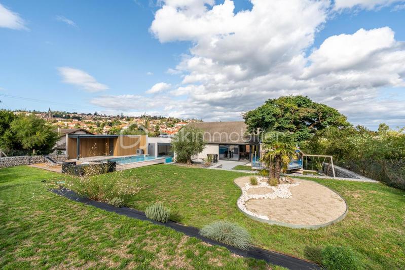 Maison - 180 m² - 6 pièces