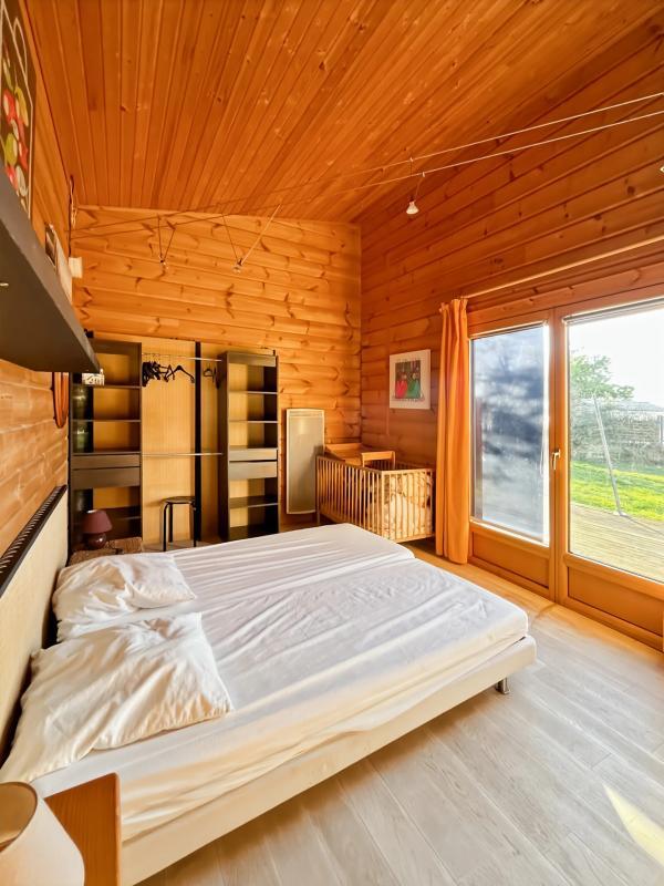 Maison de bois - 183 m² - 8 pièces