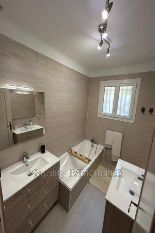 Villa - 140 m² - 5 pièces