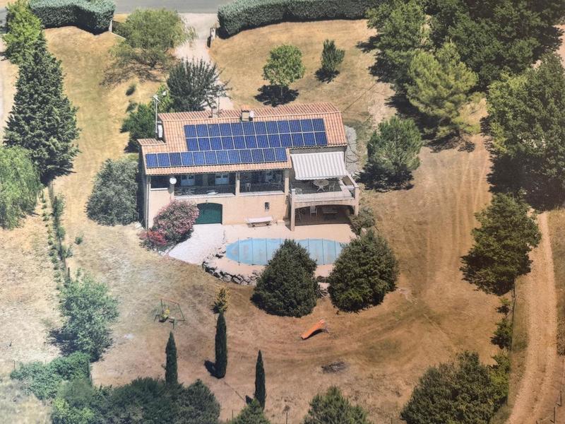 Villa - 100 m² - 3 pièces