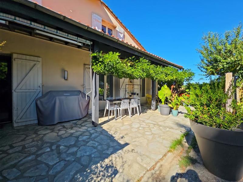 Maison - 249 m² - 6 pièces