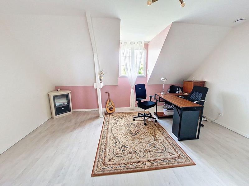 Maison - 327 m² - 9 pièces