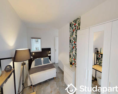 Chambre - 140 m² - 1 pièce