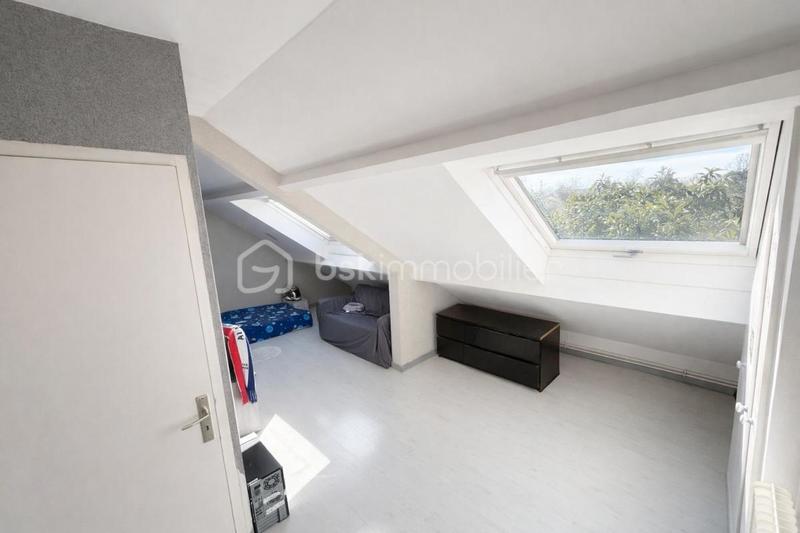 Maison - 139 m² - 8 pièces