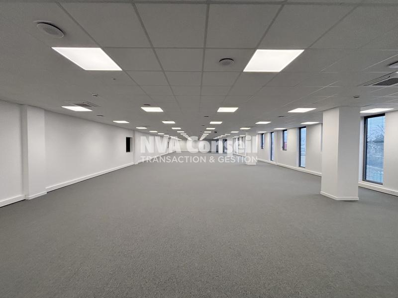 Entrepôt - 3 256 m²