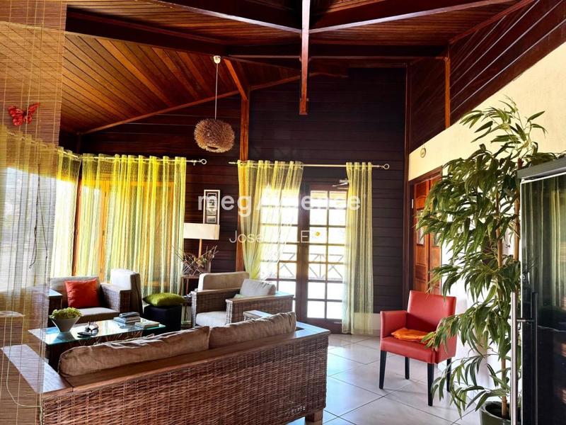 Maison de campagne - 350 m² - 8 pièces