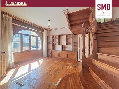 Maison de ville - 180 m² - 8 pièces