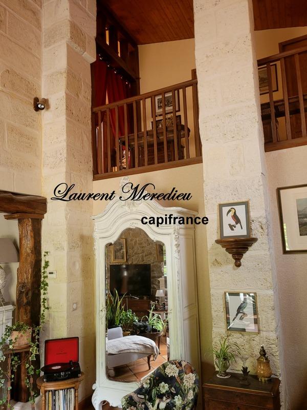 Maison - 240 m² - 6 pièces