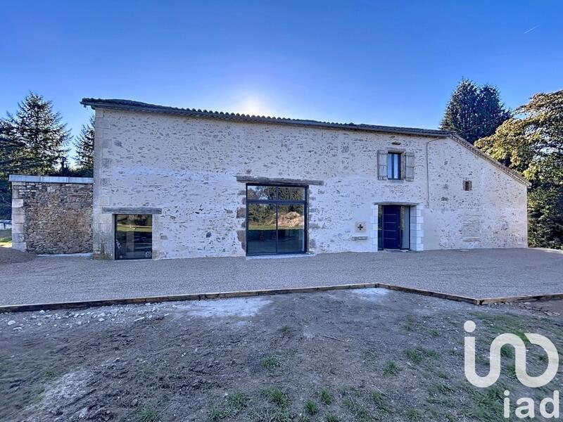 Maison - 261 m² - 6 pièces