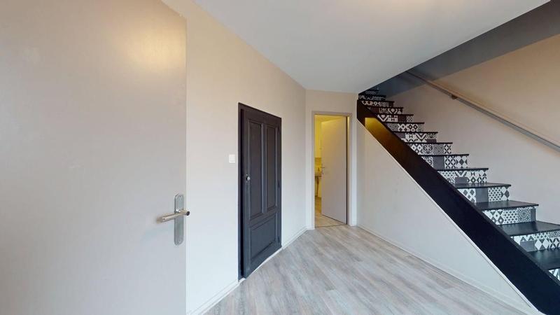 Maison - 260 m² - 9 pièces