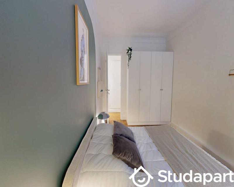 Chambre - 70 m² - 1 pièce