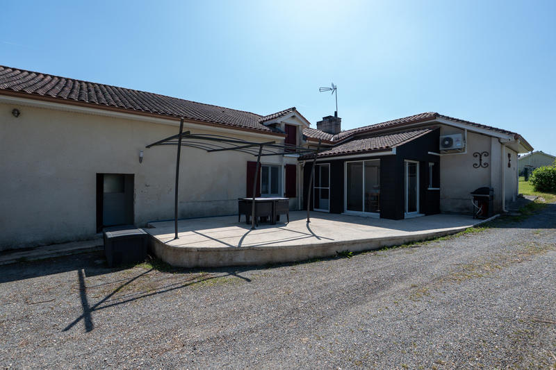 Maison de village - 118 m² - 6 pièces