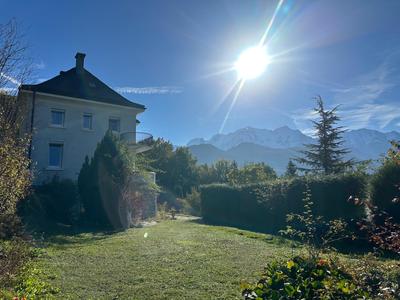 Maison - 297 m² - 11 pièces