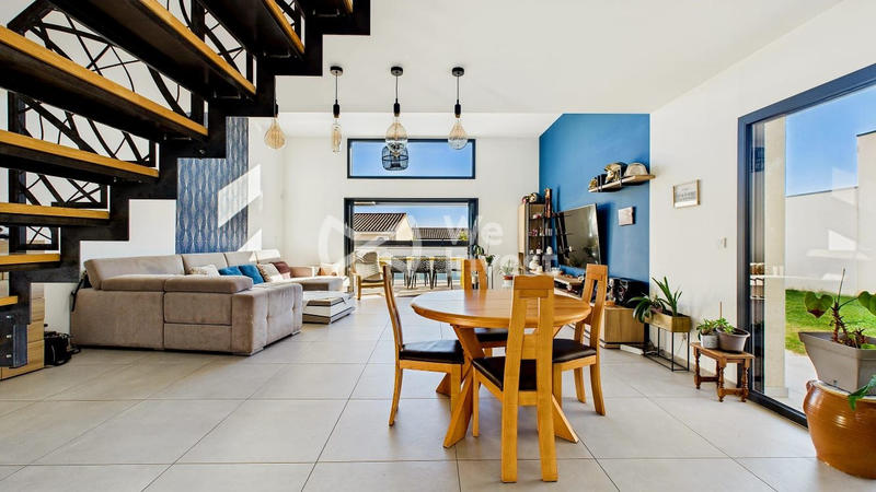 Maison - 138 m² - 6 pièces