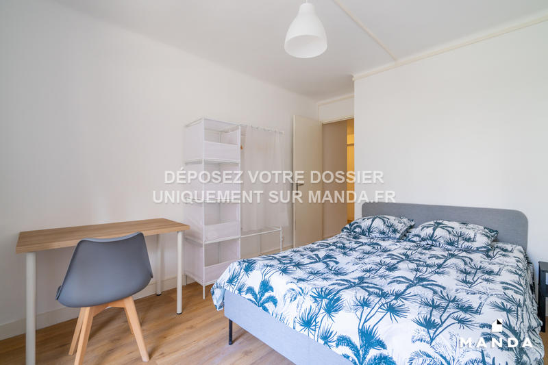Chambre - 12 m² - 4 pièces
