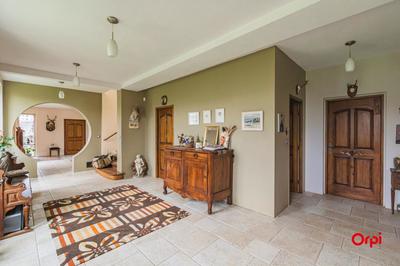 Maison - 320 m² - 6 pièces