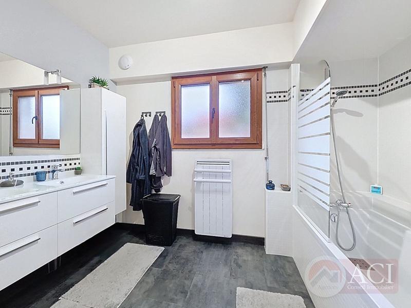 Maison - 147 m² - 7 pièces