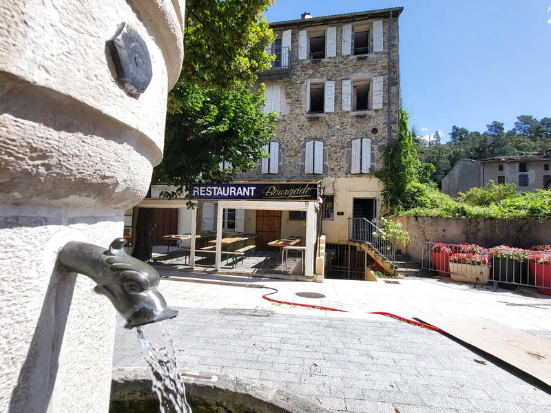 Maison - 324 m² - 12 pièces