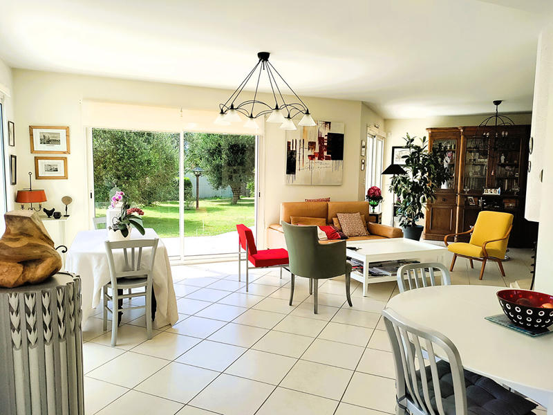 Maison - 200 m² - 7 pièces