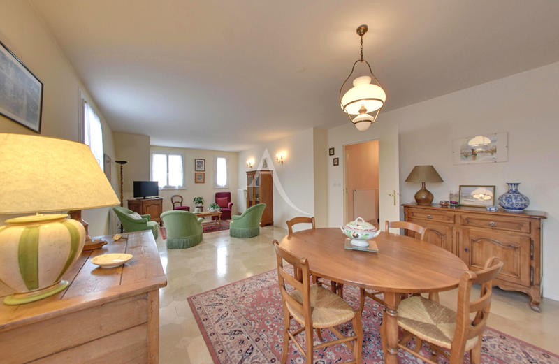 Appartement - 83 m² - 4 pièces