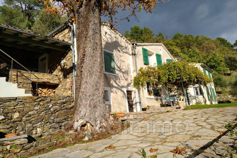 Maison - 199 m² - 5 pièces