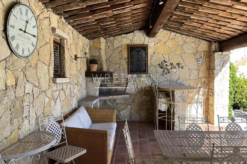 Villa - 192 m² - 9 pièces