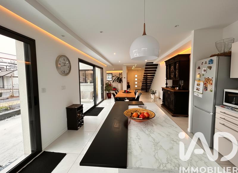 Maison - 149 m² - 7 pièces