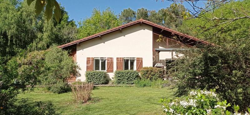 Maison traditionnelle - 96 m² - 4 pièces