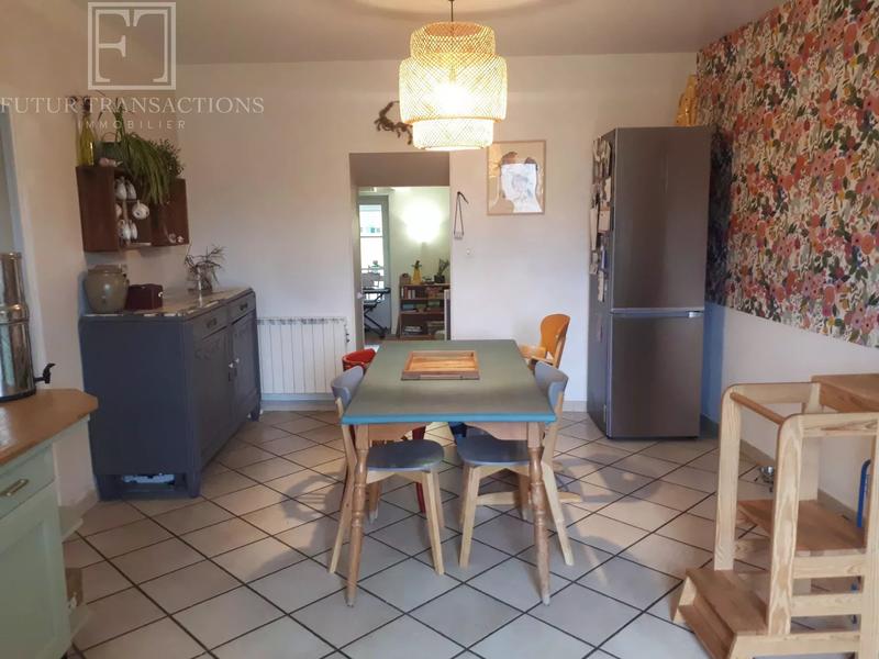 Maison - 210 m² - 9 pièces