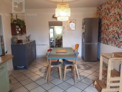 Maison - 210 m² - 9 pièces