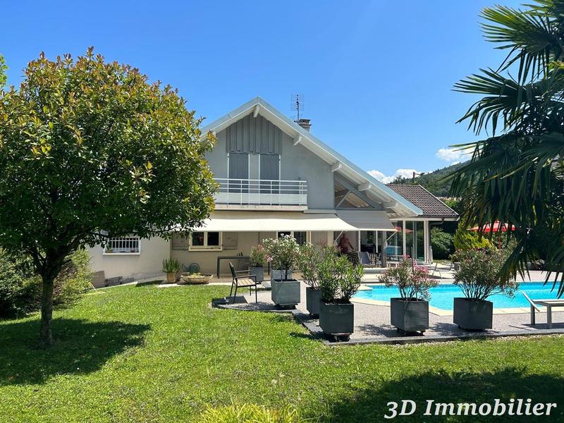 Maison - 155 m² - 5 pièces