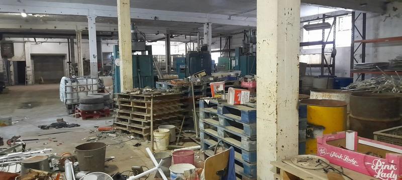 Local d'activité / Entrepôt - 4 076 m² - 10 pièces