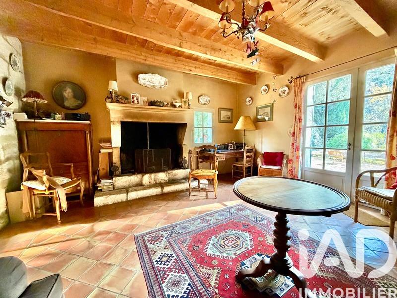 Maison - 290 m² - 9 pièces