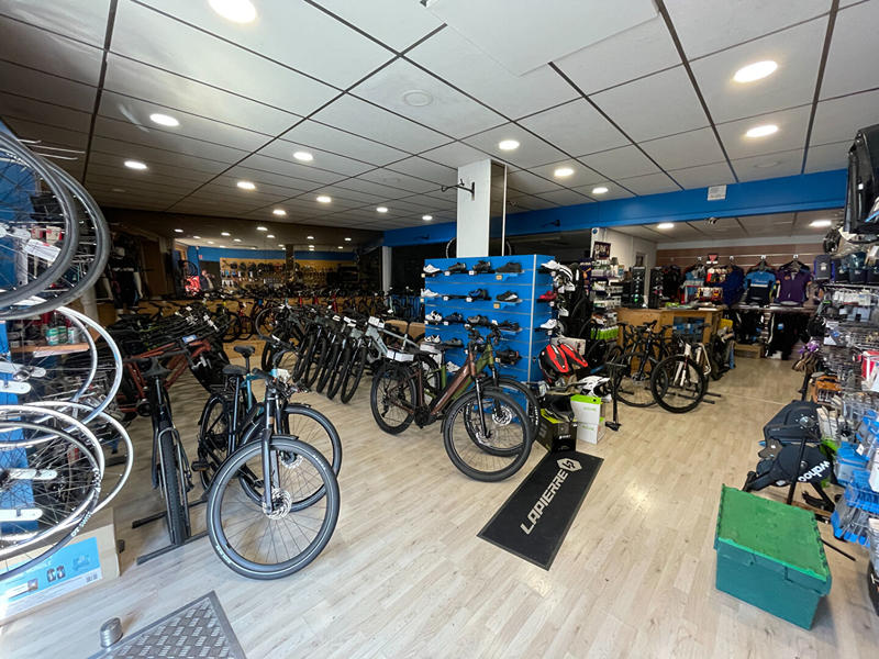 Local commercial - 150 m² - 1 pièce