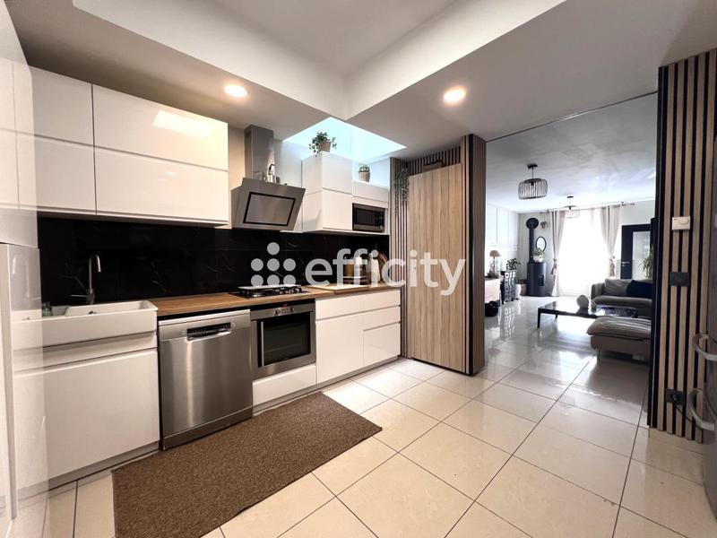 Maison - 186 m² - 7 pièces