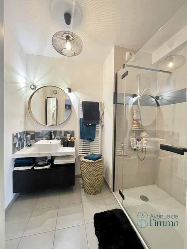 Appartement - 64 m² - 3 pièces