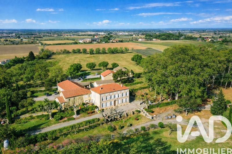 Maison - 469 m² - 15 pièces