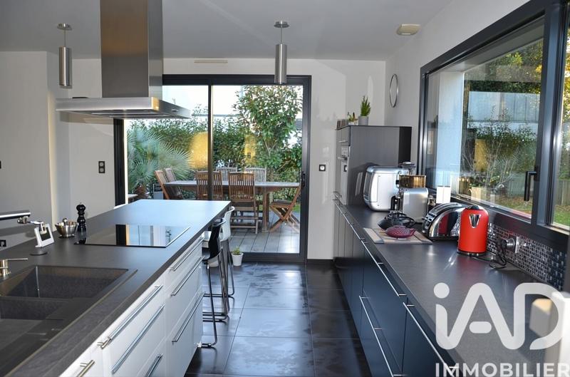 Maison - 163 m² - 6 pièces