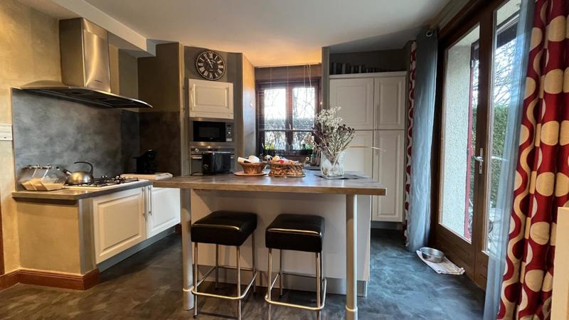 Maison traditionnelle - 198 m² - 5 pièces